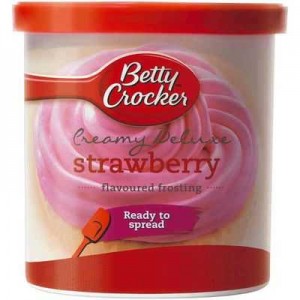 Betty Crocker Creamy Deluxe Strawberry Frosting 453g | 